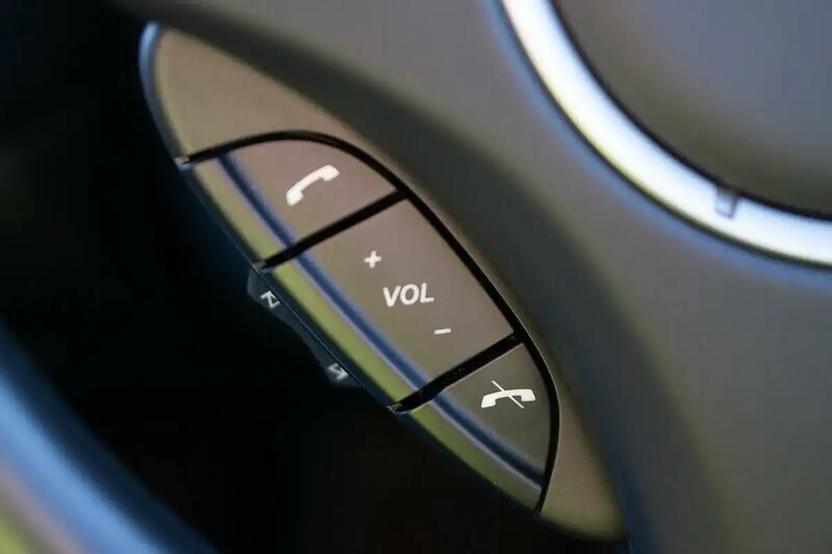 2012-aston-martin-virage-60-big-23