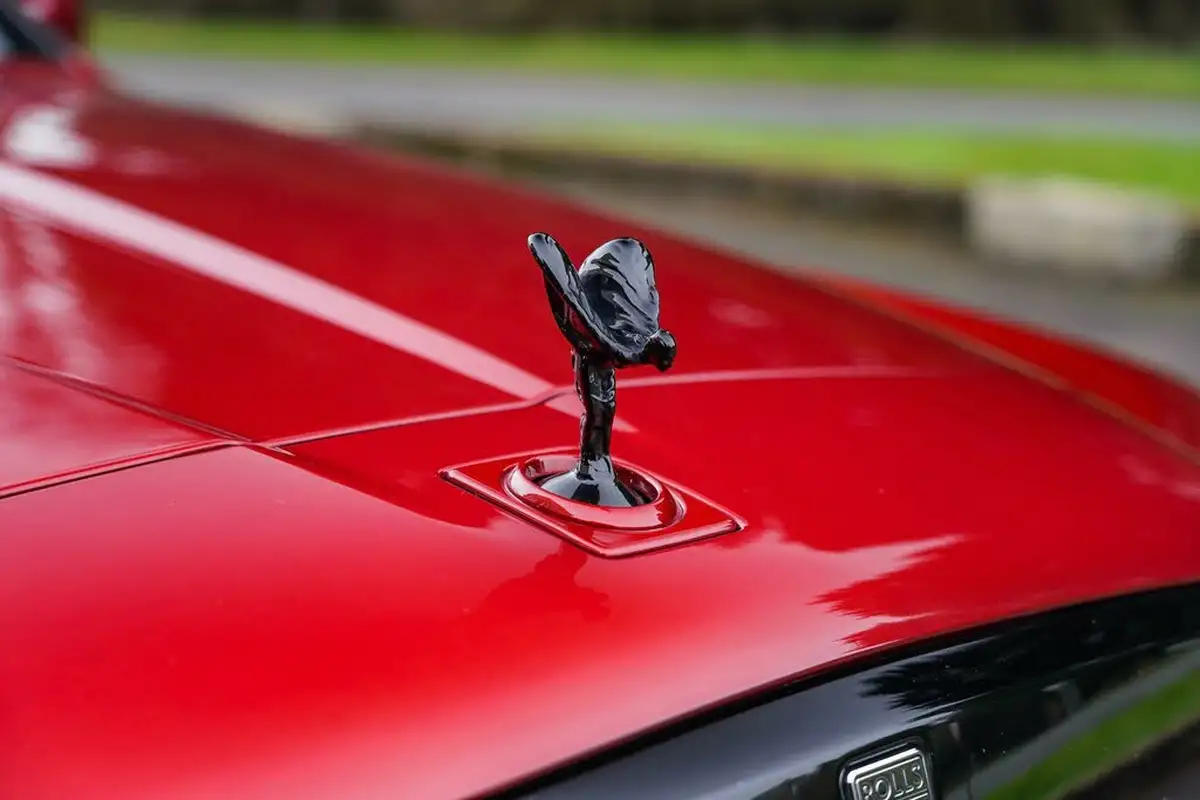 2025-rolls-royce-cullinan-675-black-badge-big-10