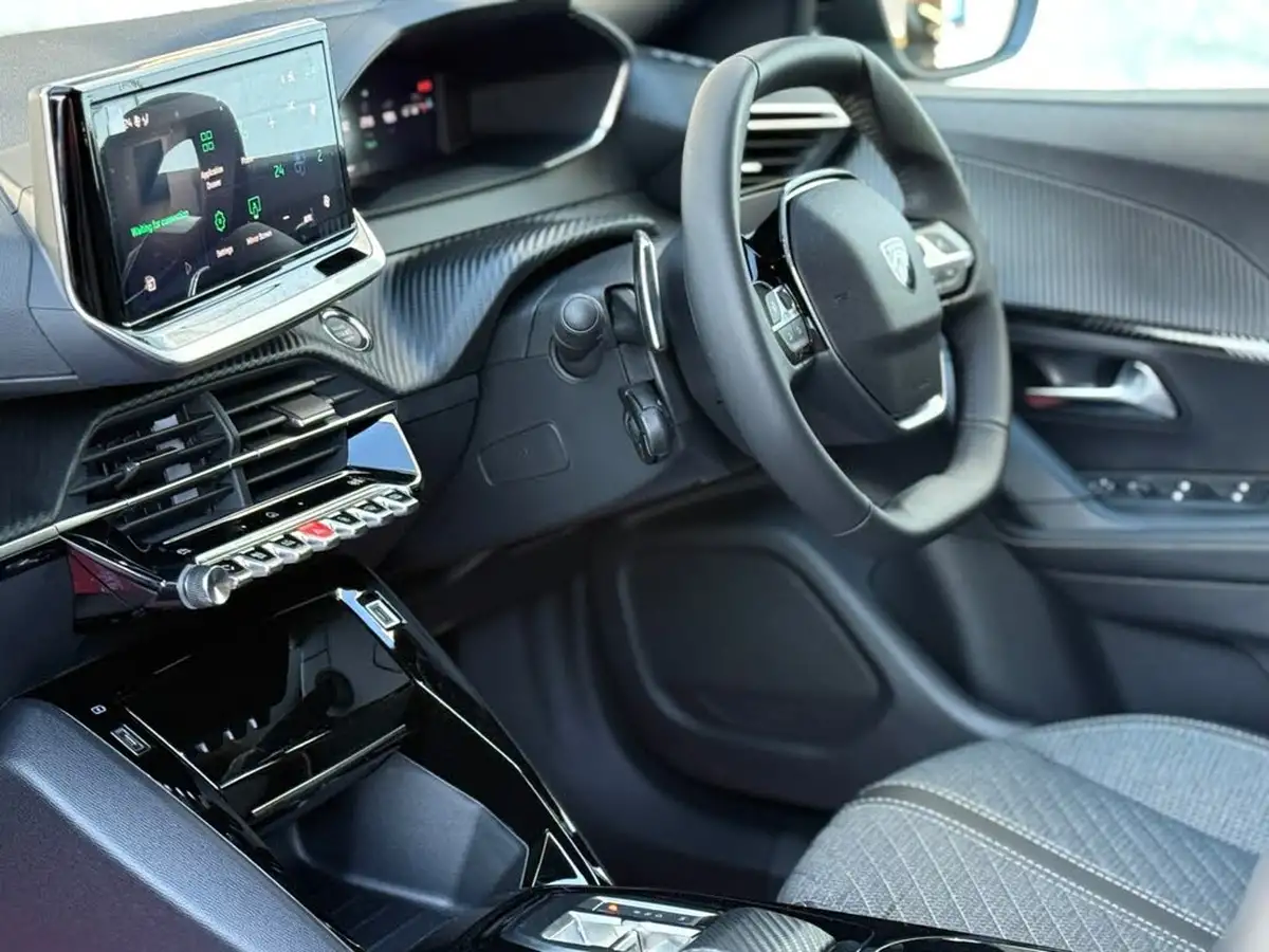 2025-peugeot-2008-suv-12-puretech-allure-130ps-eat8-big-57