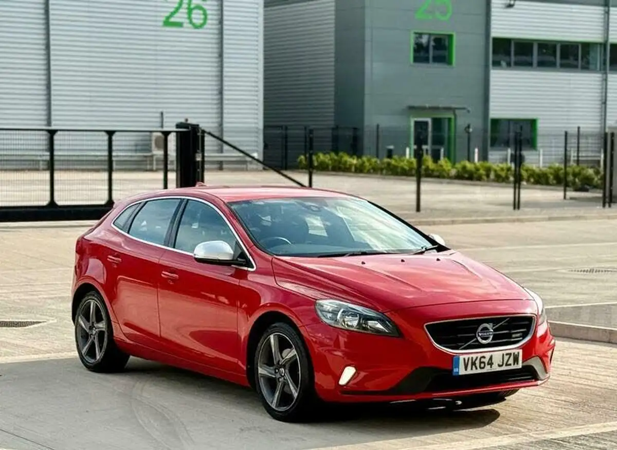 2014-volvo-v40-16td-d2-r-design-nav-big-58