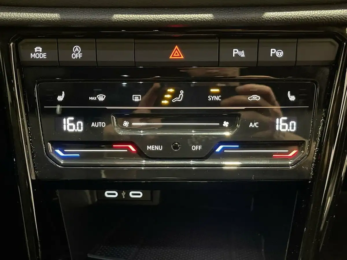 2023-volkswagen-t-roc-15-tsi-r-line-hatchback-5d-big-12