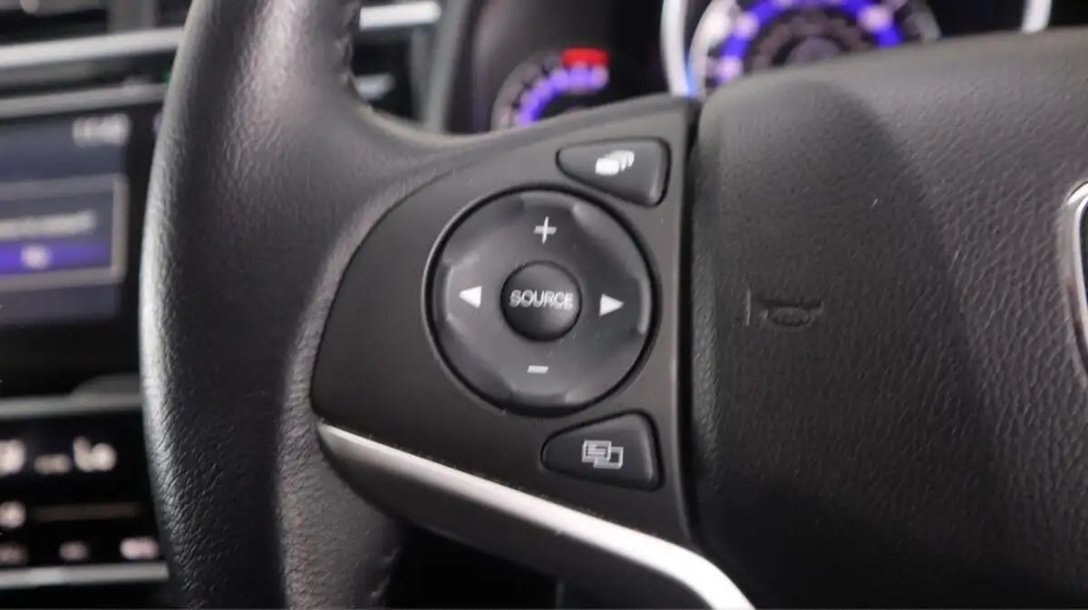 2018-honda-jazz-13-i-vtec-ex-navi-big-21