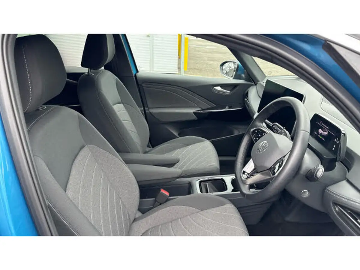 2025-volkswagen-id3-e-pro-match-59kwh-big-14