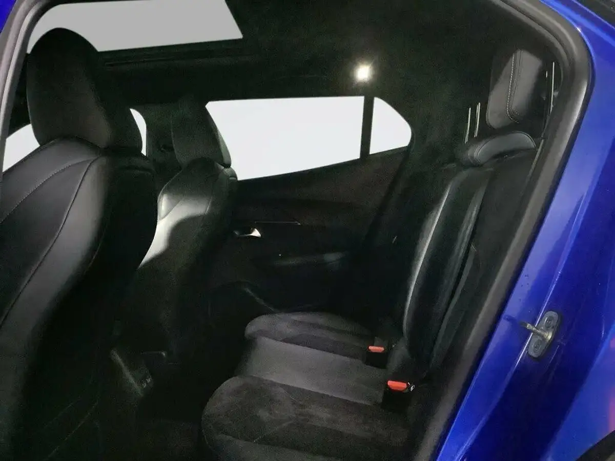 2020-peugeot-2008-suv-12-puretech-gt-155bhp-eat8-big-14