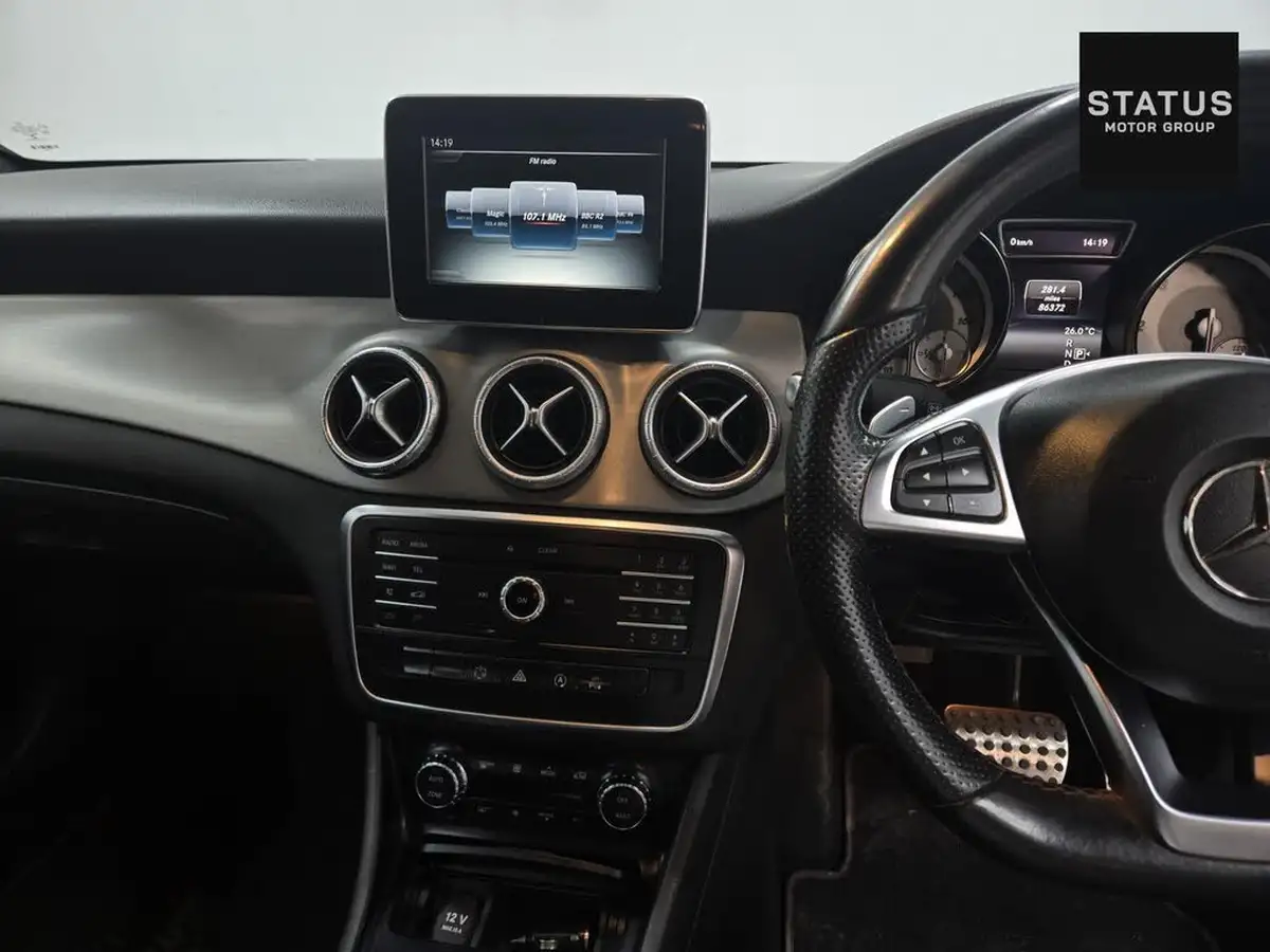 2015-mercedes-benz-c-class-21cdi-c220-amg-line-ss-saloon-4d-7g-tronic-plus-big-16