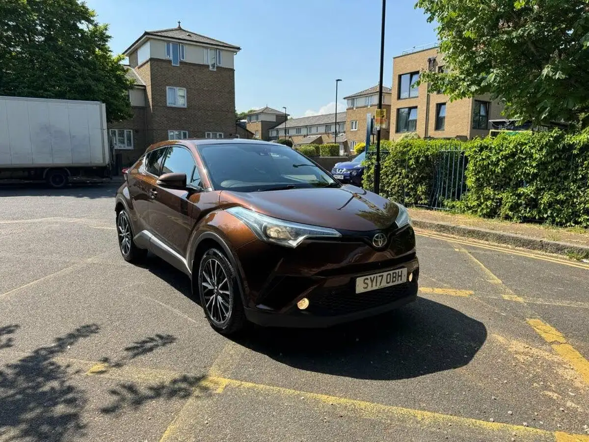 2017-toyota-c-hr-12-excel-big-0