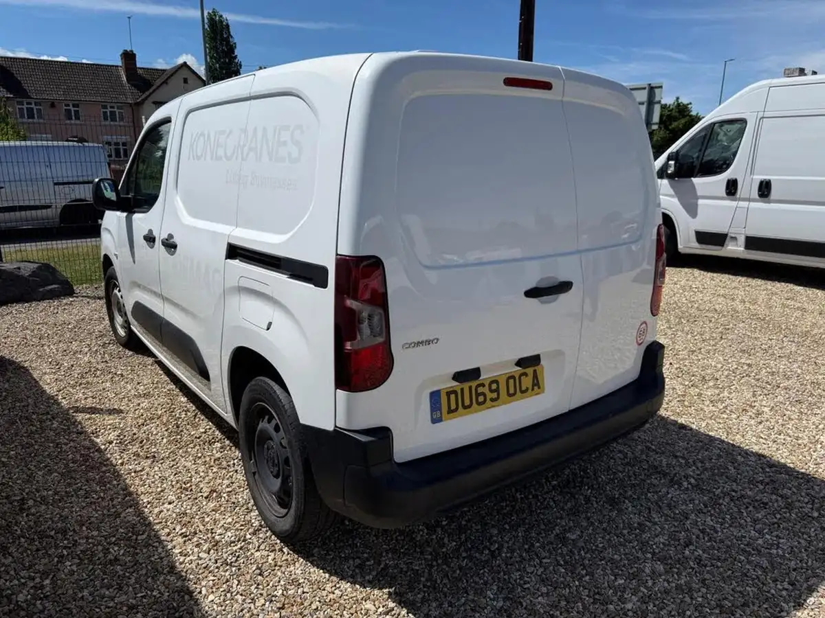 2019-vauxhall-combo-16cdti-edition-2300-100pseu6-l1h1-panel-big-2