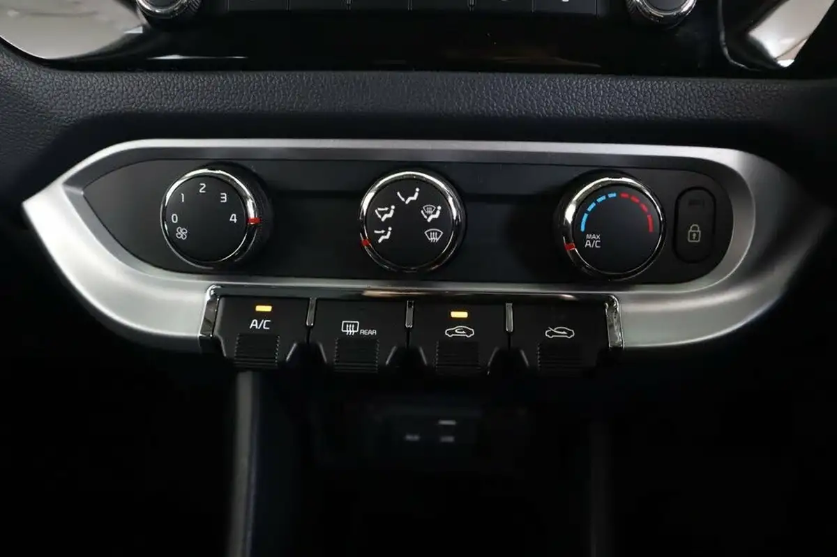 2016-kia-rio-125-sr7-5d-big-18