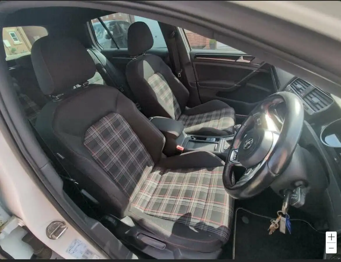 2014-volkswagen-golf-20-gti-230ps-performance-pk-bmtss-hatchback-5d-big-7