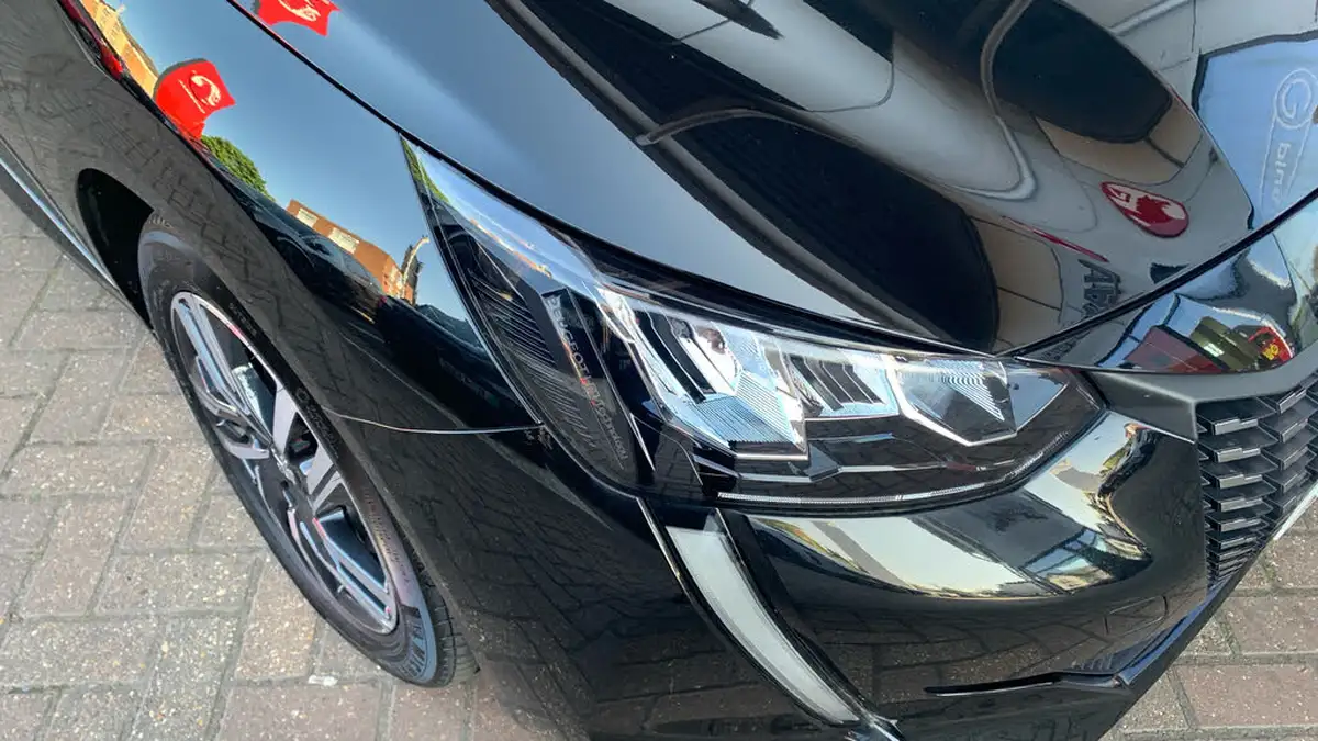 2023-peugeot-208-12-puretech-allure-premium-100ps-eat8-big-46