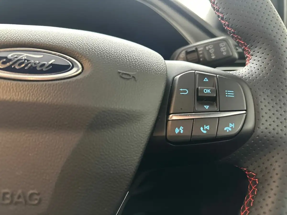 2023-ford-focus-10t-st-line-x-125ps-hatchback-big-26