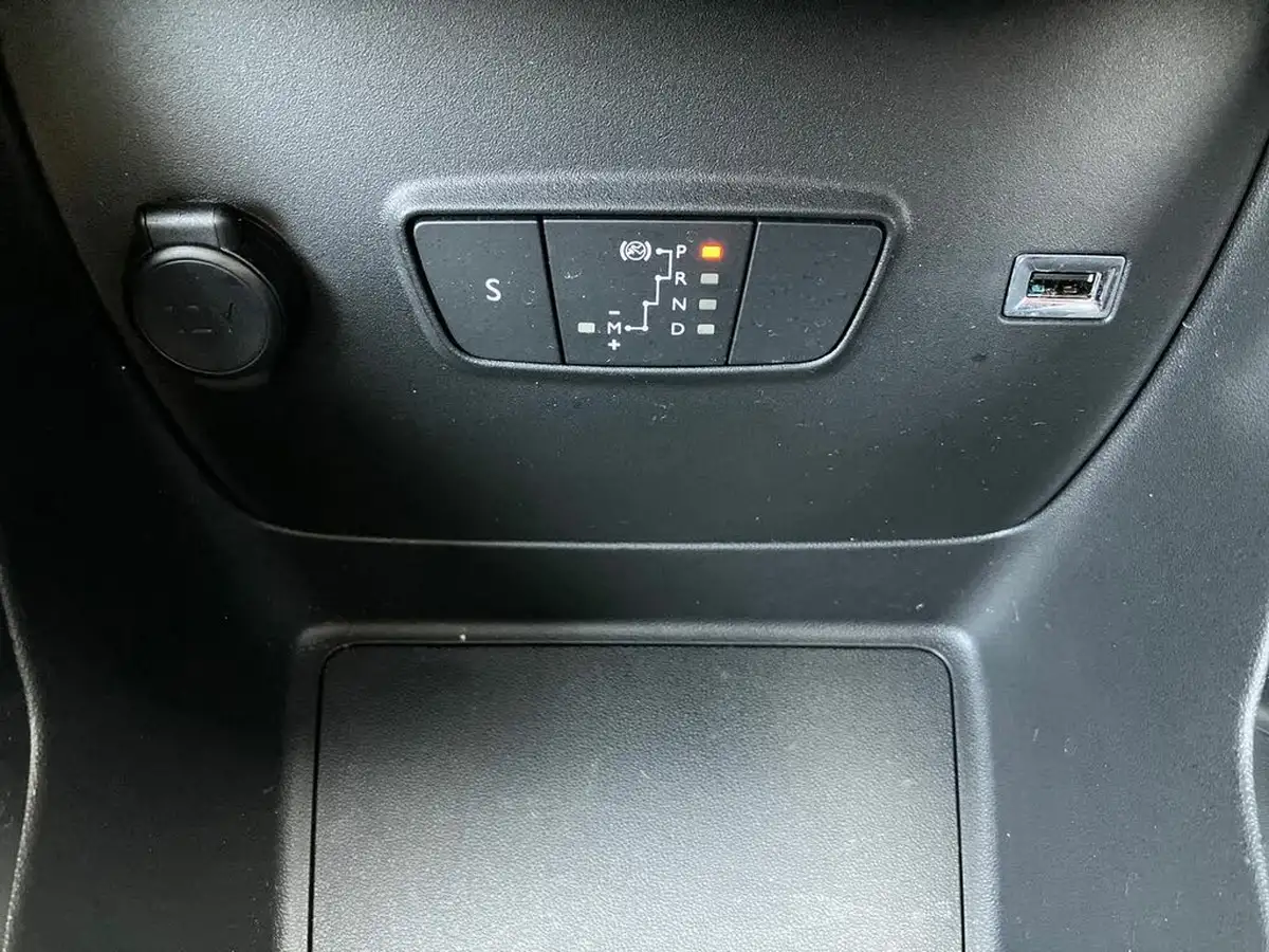 2022-citroen-c3-aircross-12-puretech-shine-plus-130ps-eat6-big-38