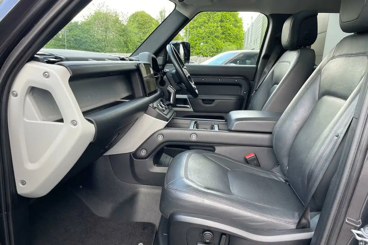 2022-land-rover-110-defender-30-d300-hse-big-9