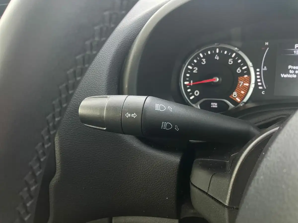 2021-jeep-renegade-13-gse-night-eagle-big-38