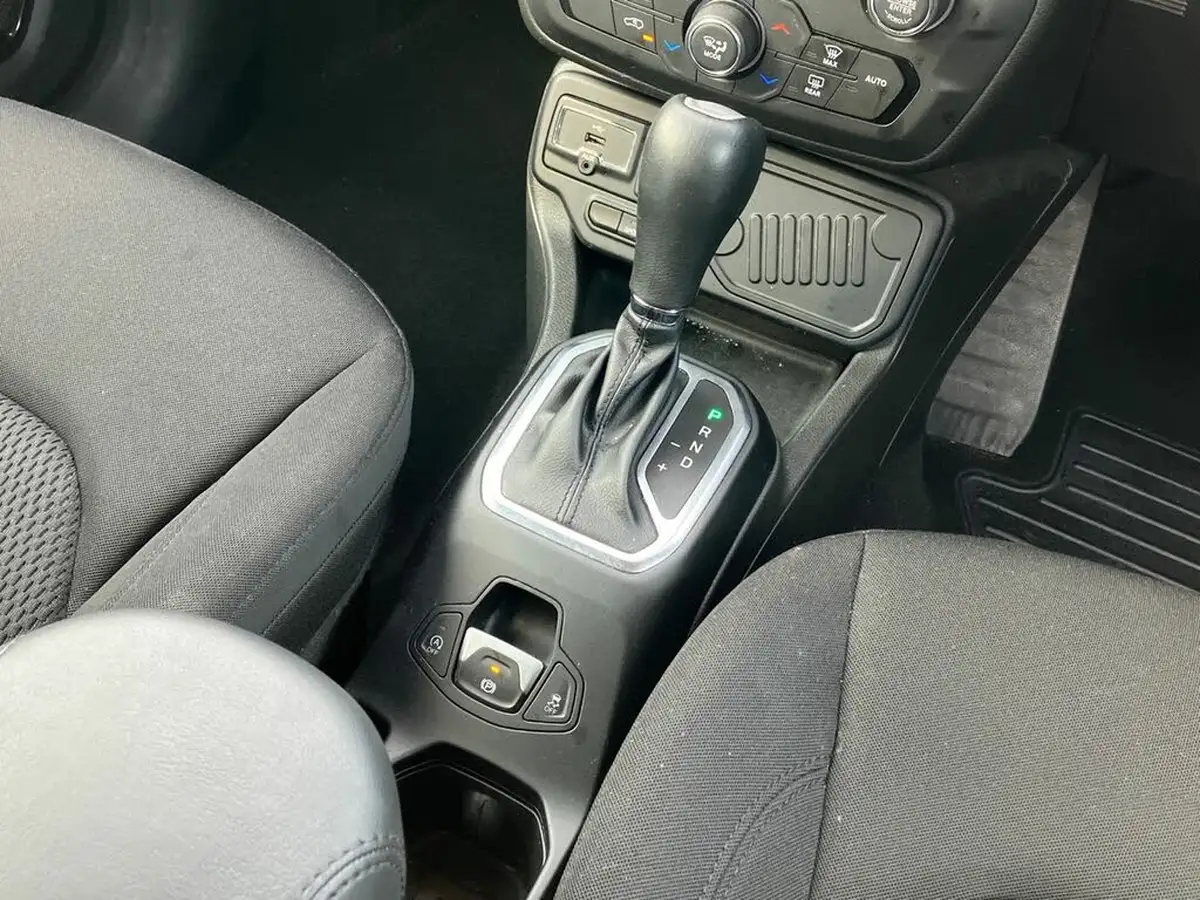 2021-jeep-renegade-13-gse-night-eagle-big-16