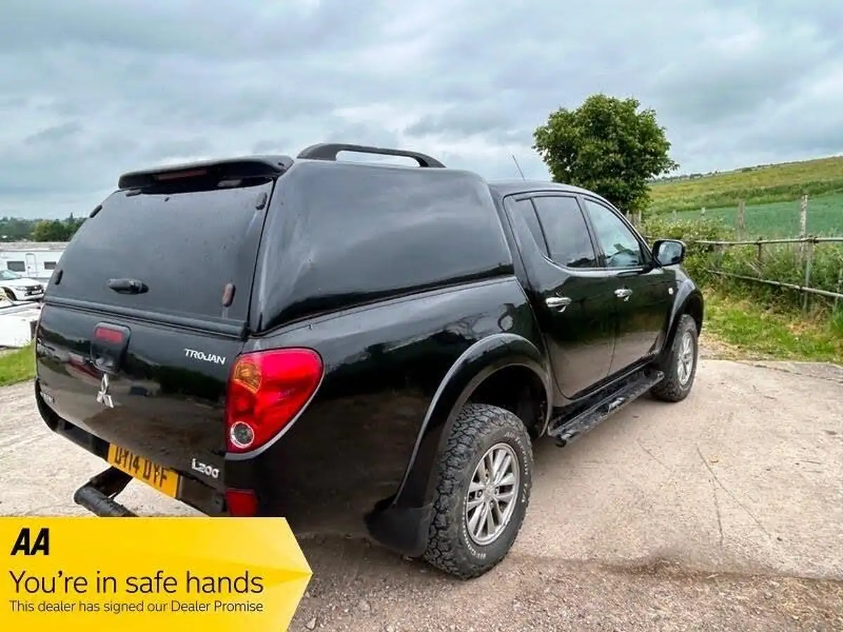 2014-mitsubishi-l200-25td-trojan-big-1