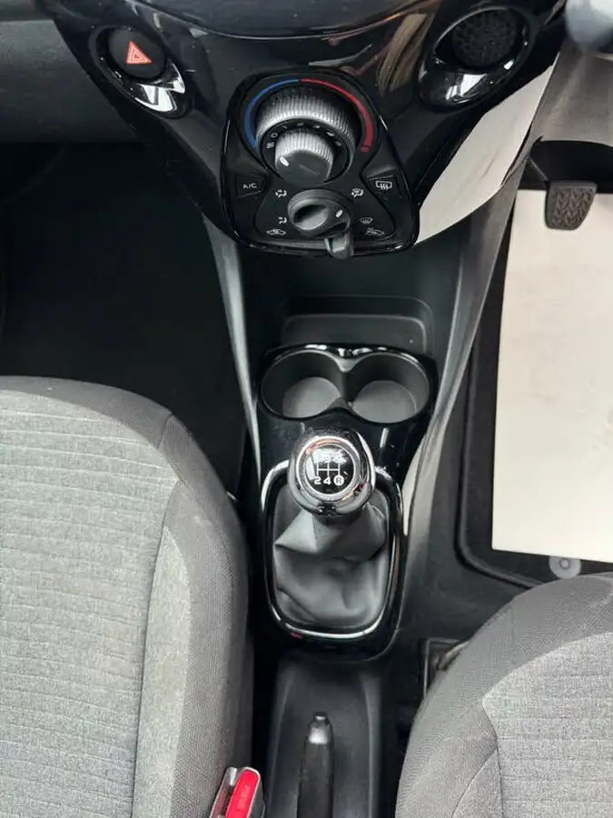 2017-citroen-c1-12-puretech-flair-5d-big-25
