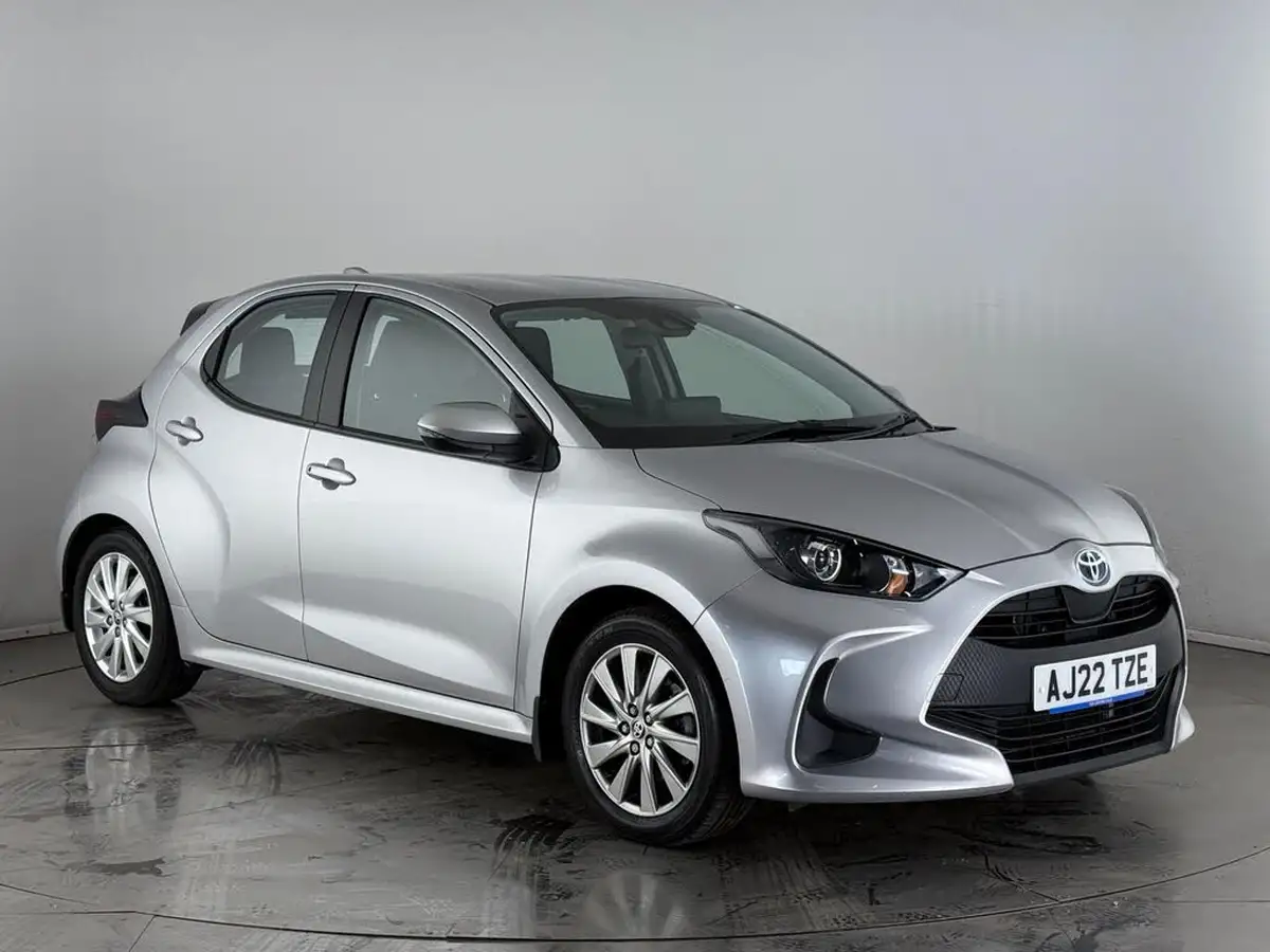 2022-toyota-yaris-15-vvt-i-icon-big-0