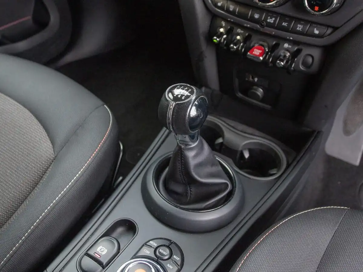 2019-mini-countryman-15-cooper-classic-big-31