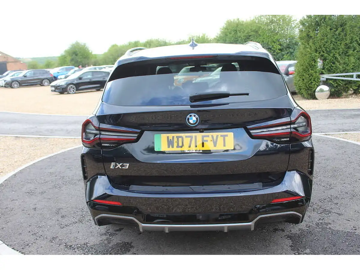 2022-bmw-ix3-e-m-sport-big-9