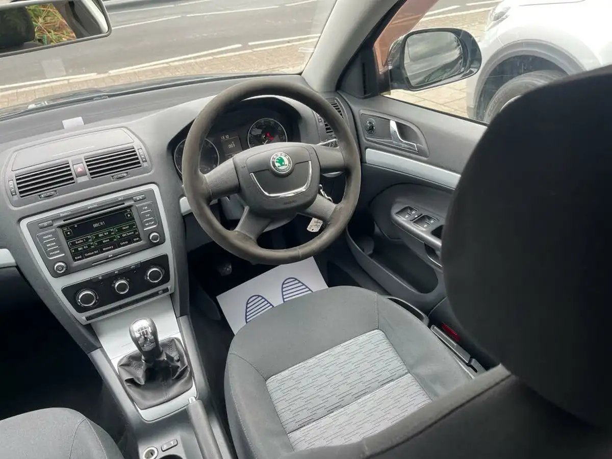 2010-skoda-octavia-14-se-tsi-122bhp-hatchback-big-26