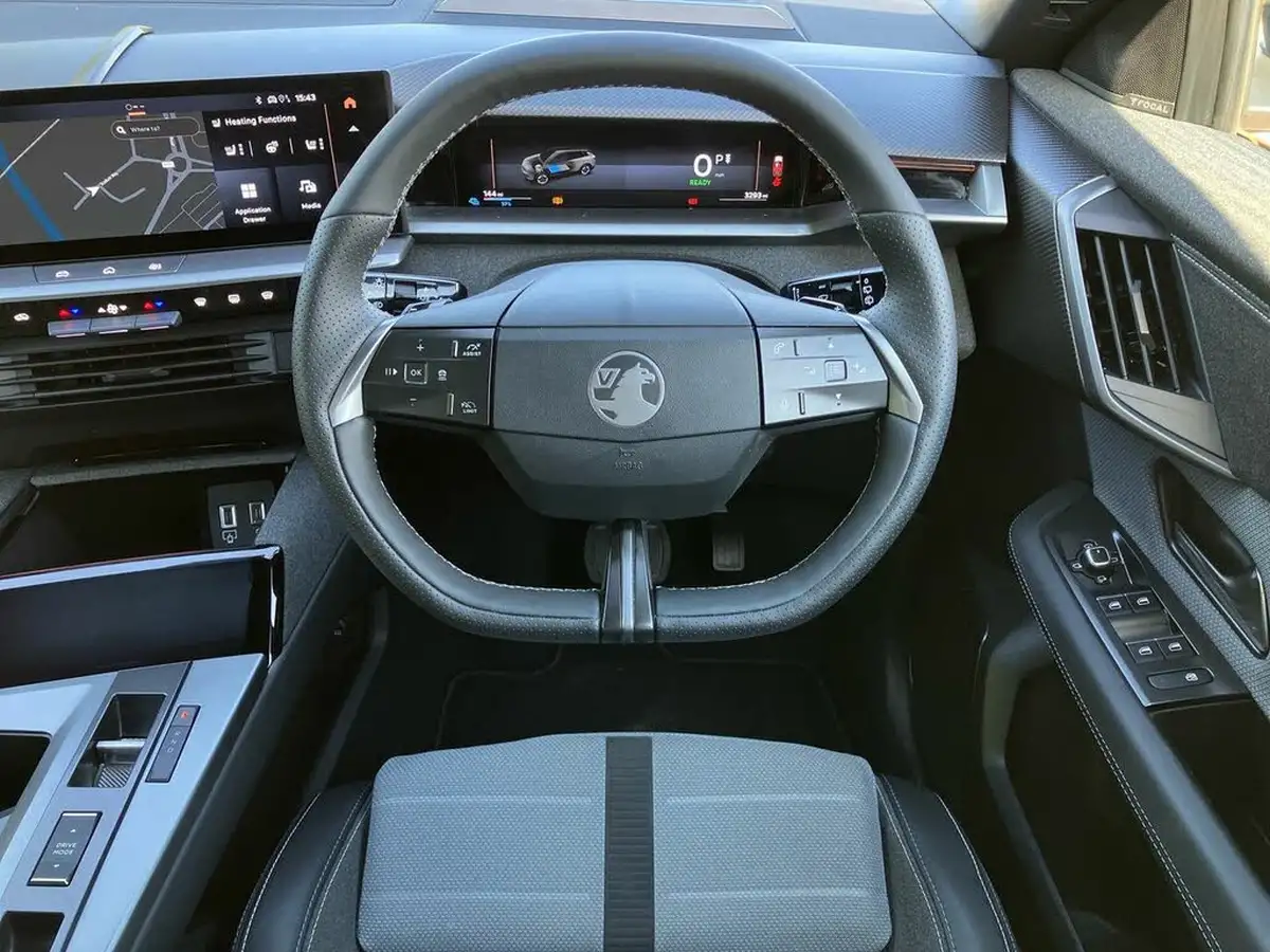 2024-vauxhall-grandland-e-ultimate-big-16