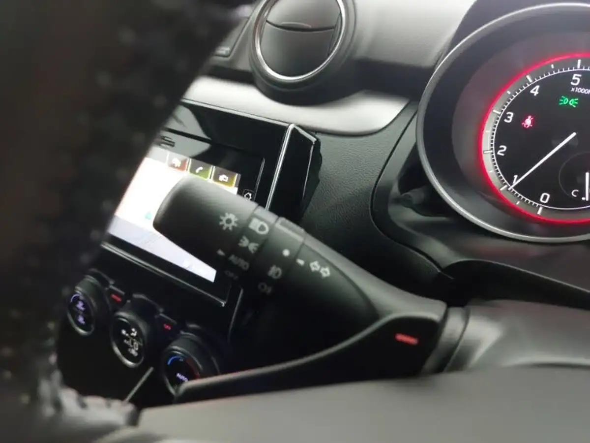 2022-suzuki-swift-12-dualjet-sz5-cvt-big-16