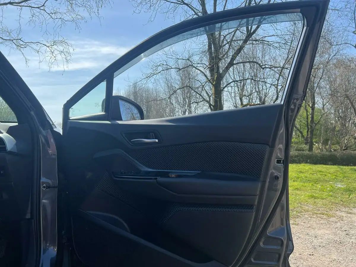 2021-toyota-c-hr-18-vvt-i-design-big-27