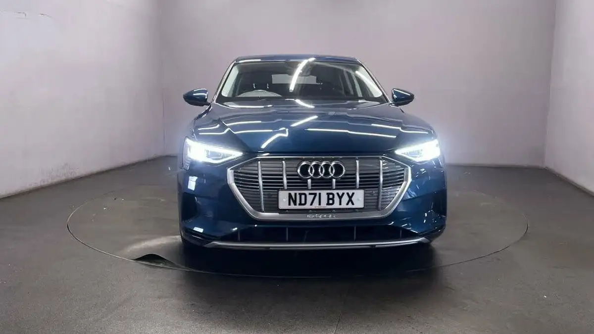2021-audi-e-tron-50e-technik-station-wagon-big-2
