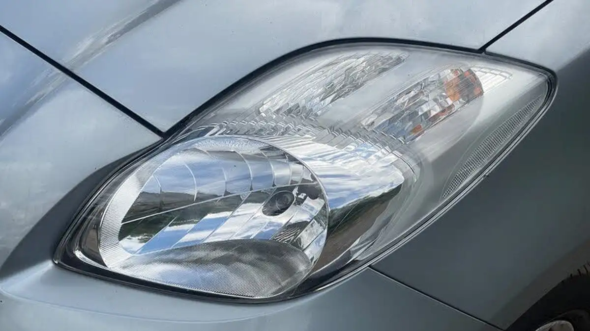 2009-toyota-yaris-133-tr-5d-mmt-big-27