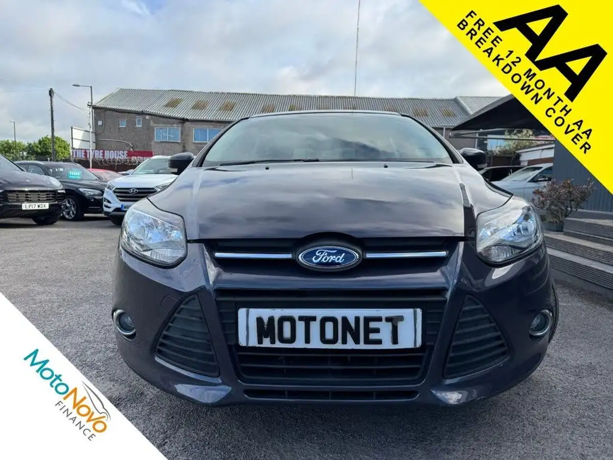 2012-ford-focus-16-zetec-ti-vct-125ps-hatchback-powershift-big-3