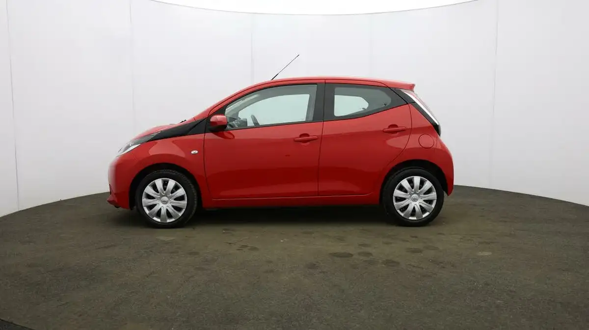 2018-toyota-aygo-10-vvt-i-x-play-71bhp-5d-big-70