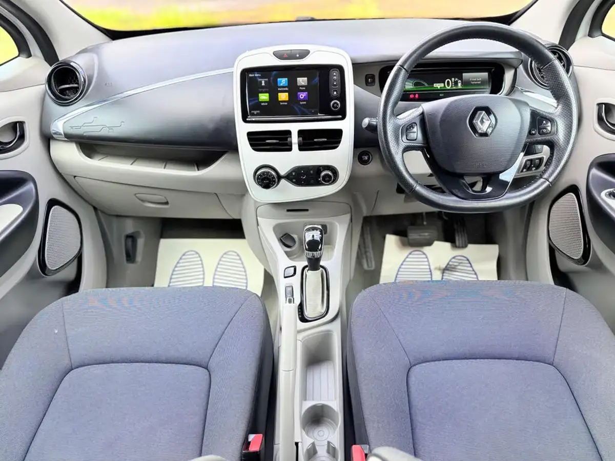 2015-renault-zoe-e-dynamique-intens-big-8