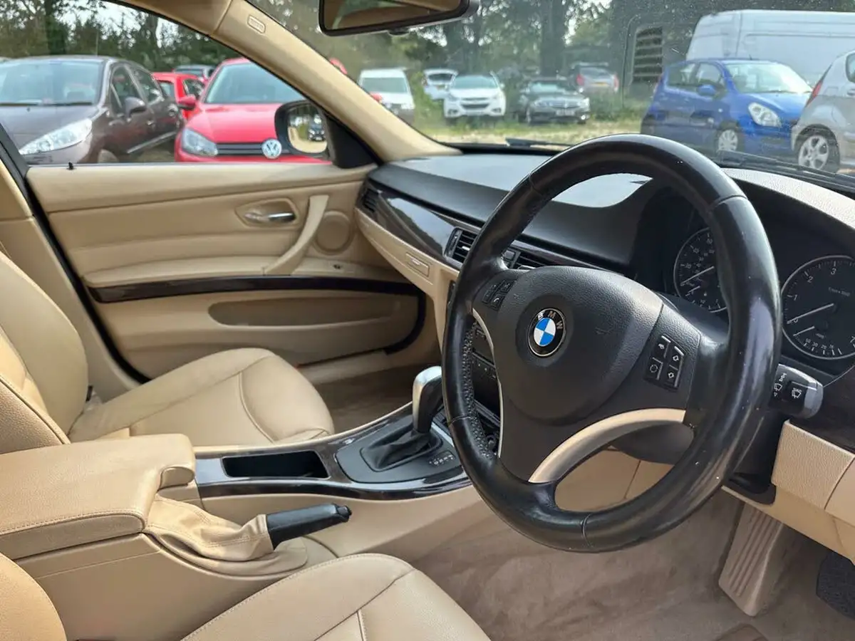 2012-bmw-3-series-20-318i-exclusive-edition-auto-big-33