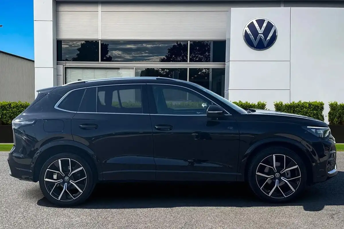 2024-volkswagen-tiguan-15-etsi-r-line-big-2