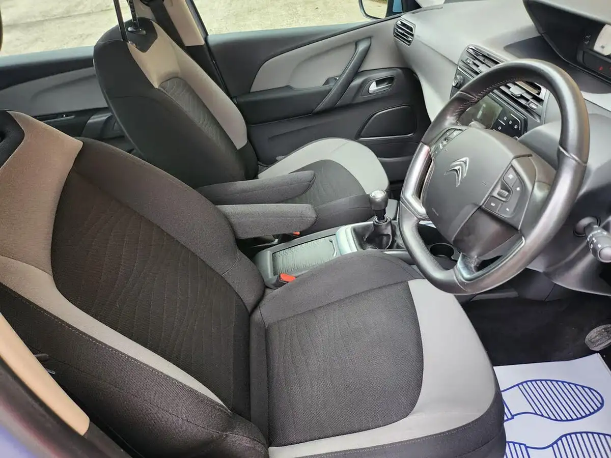 2016-citroen-c4-picasso-16bluehdi-vtr-120ps-big-14