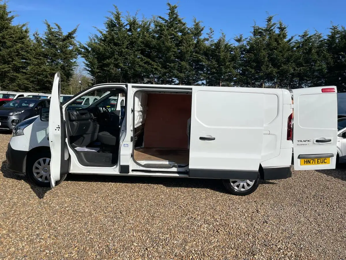 2021-renault-trafic-20dci-ll30-energy-120-business-panel-big-21