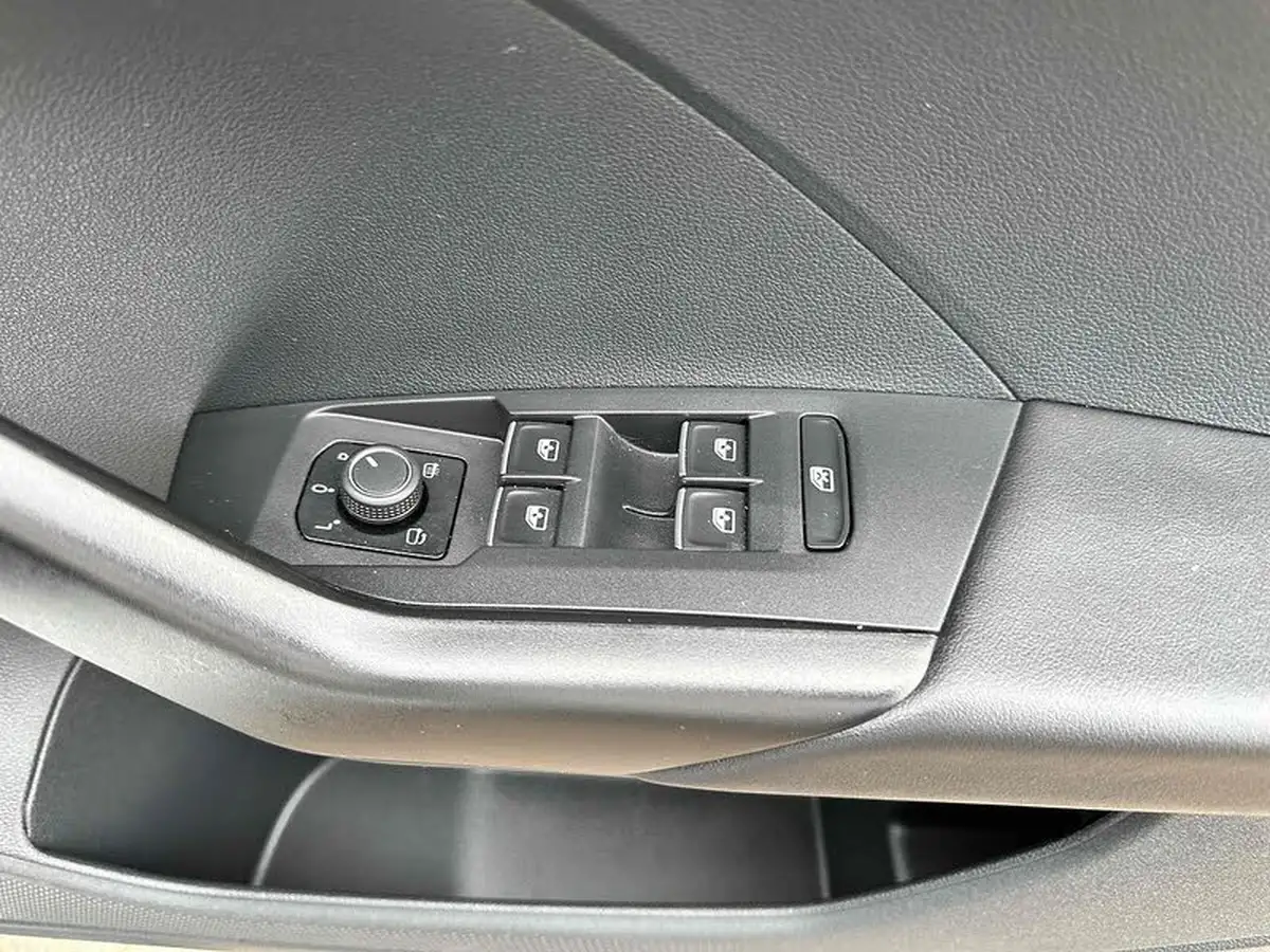 2022-volkswagen-t-cross-10-tsi-sel-big-35