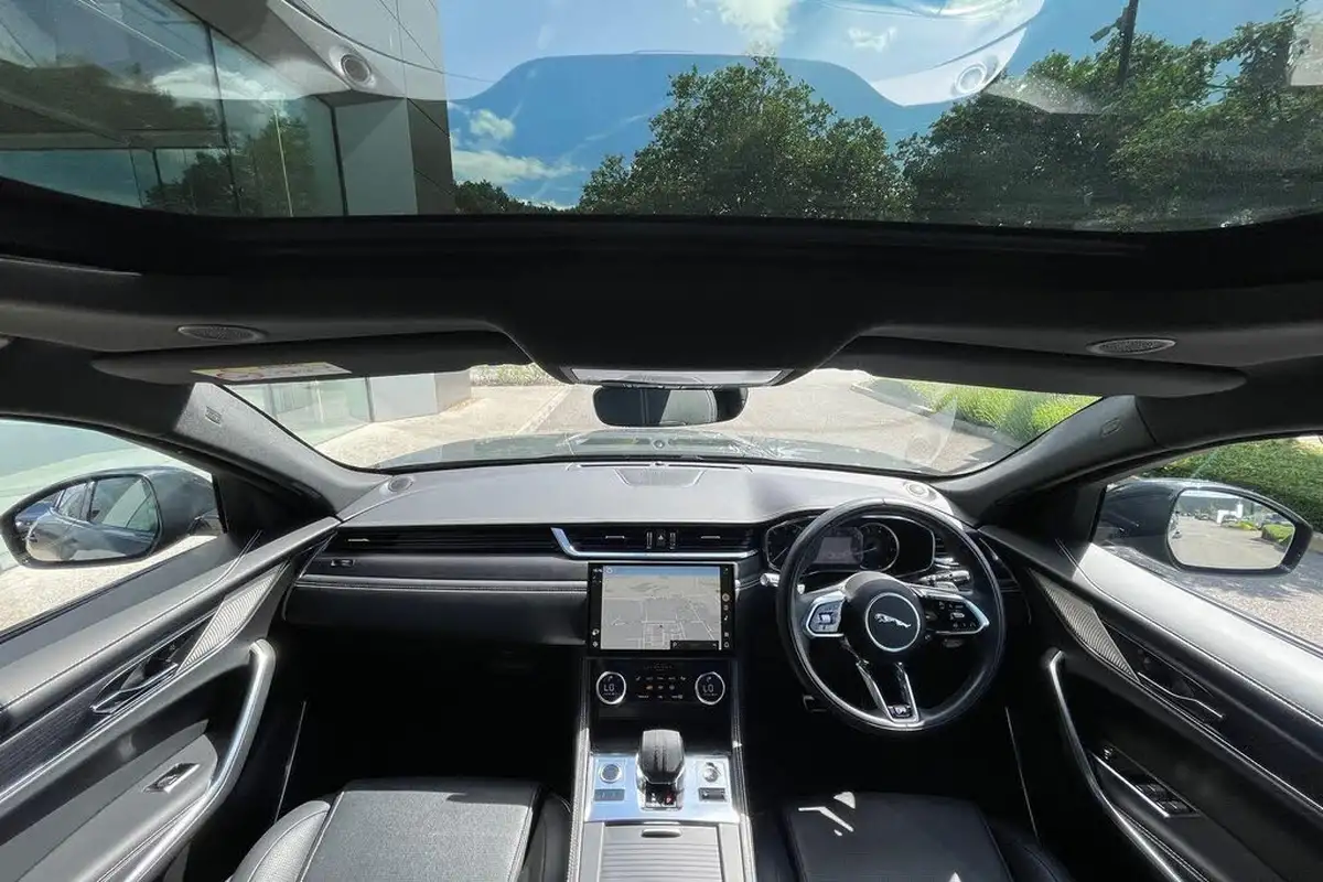 2022-jaguar-f-pace-20-p250-r-dynamic-black-big-2