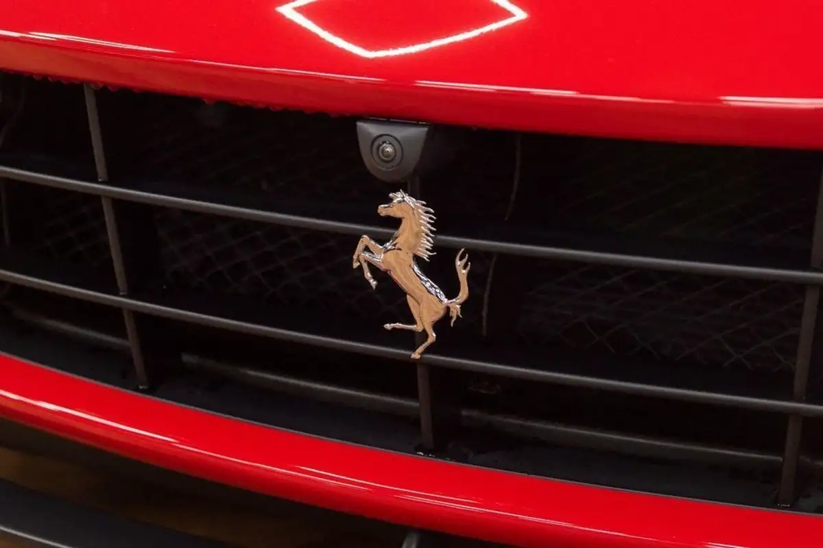 2016-ferrari-f12berlinetta-62-big-21