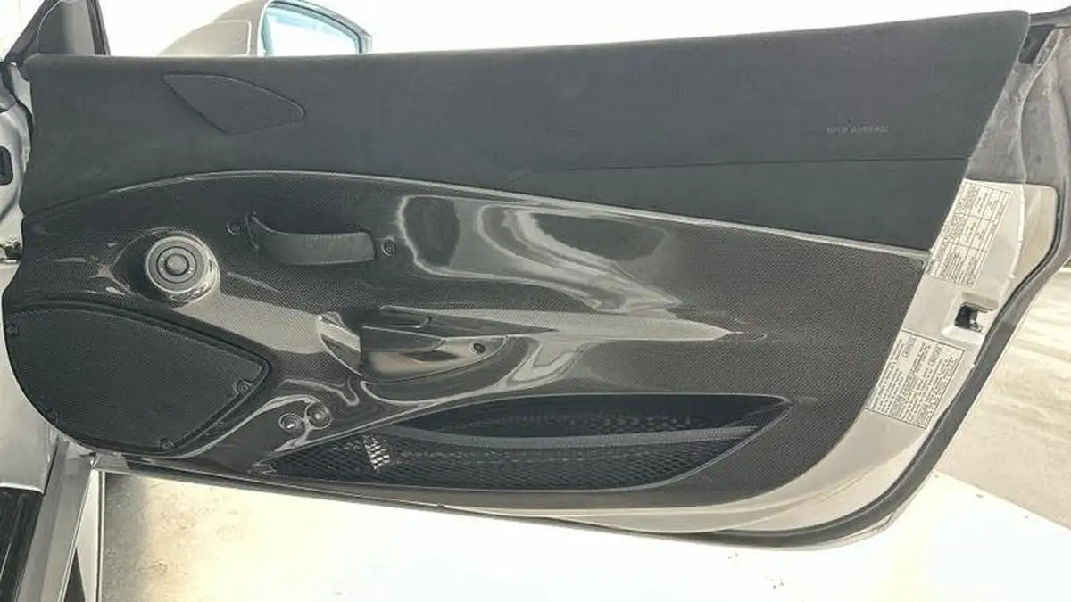 2020-ferrari-488-39-488-spider-big-40