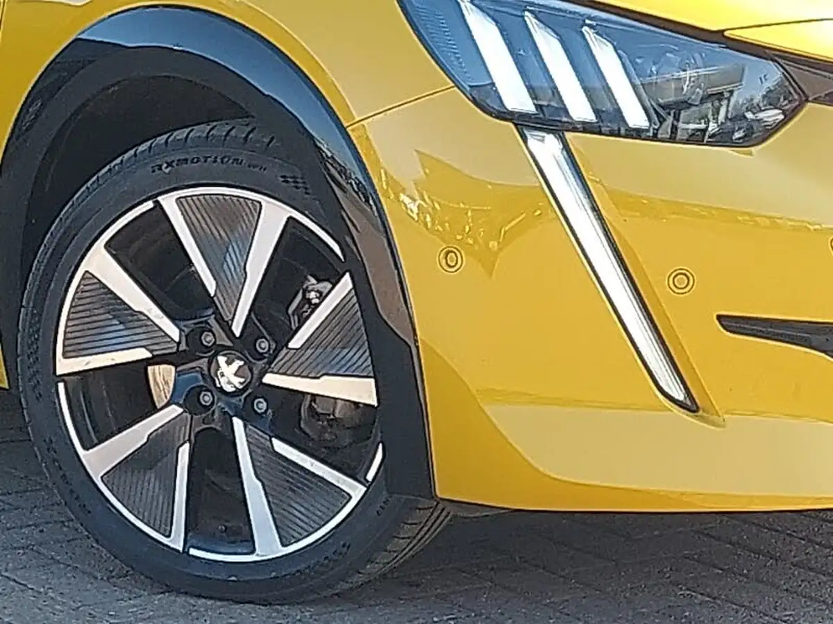 2021-peugeot-208-e-gt-premium-big-8