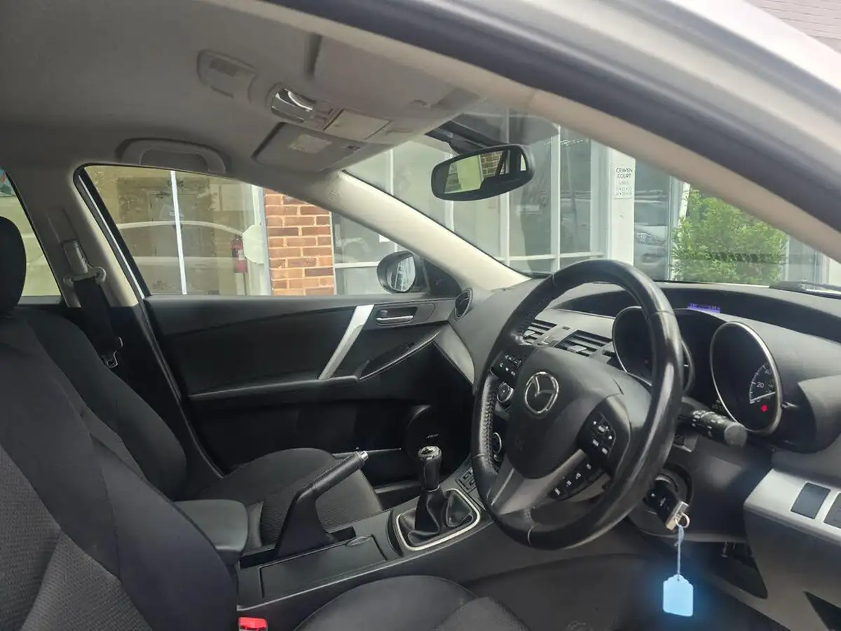 2012-mazda-mazda3-16-sport-big-8