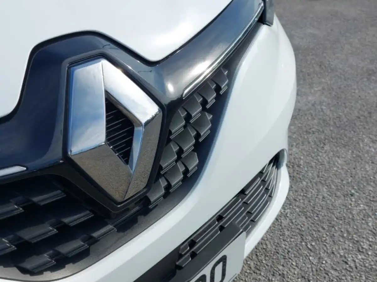2021-renault-clio-10-sce-play-75bhp-big-11