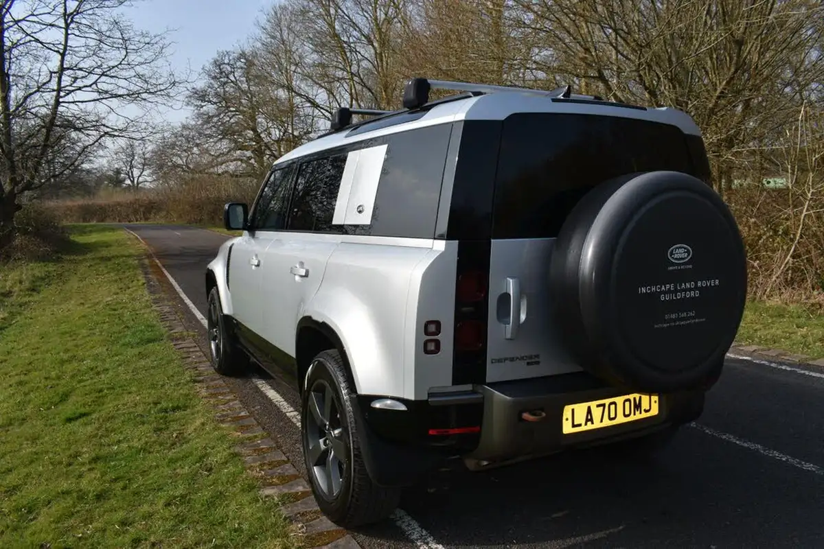 2021-land-rover-110-defender-30-d300-x-dynamic-se-big-3