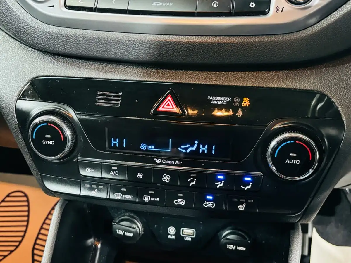 2016-hyundai-tucson-17crdi-blue-drive-se-nav-116ps-big-17
