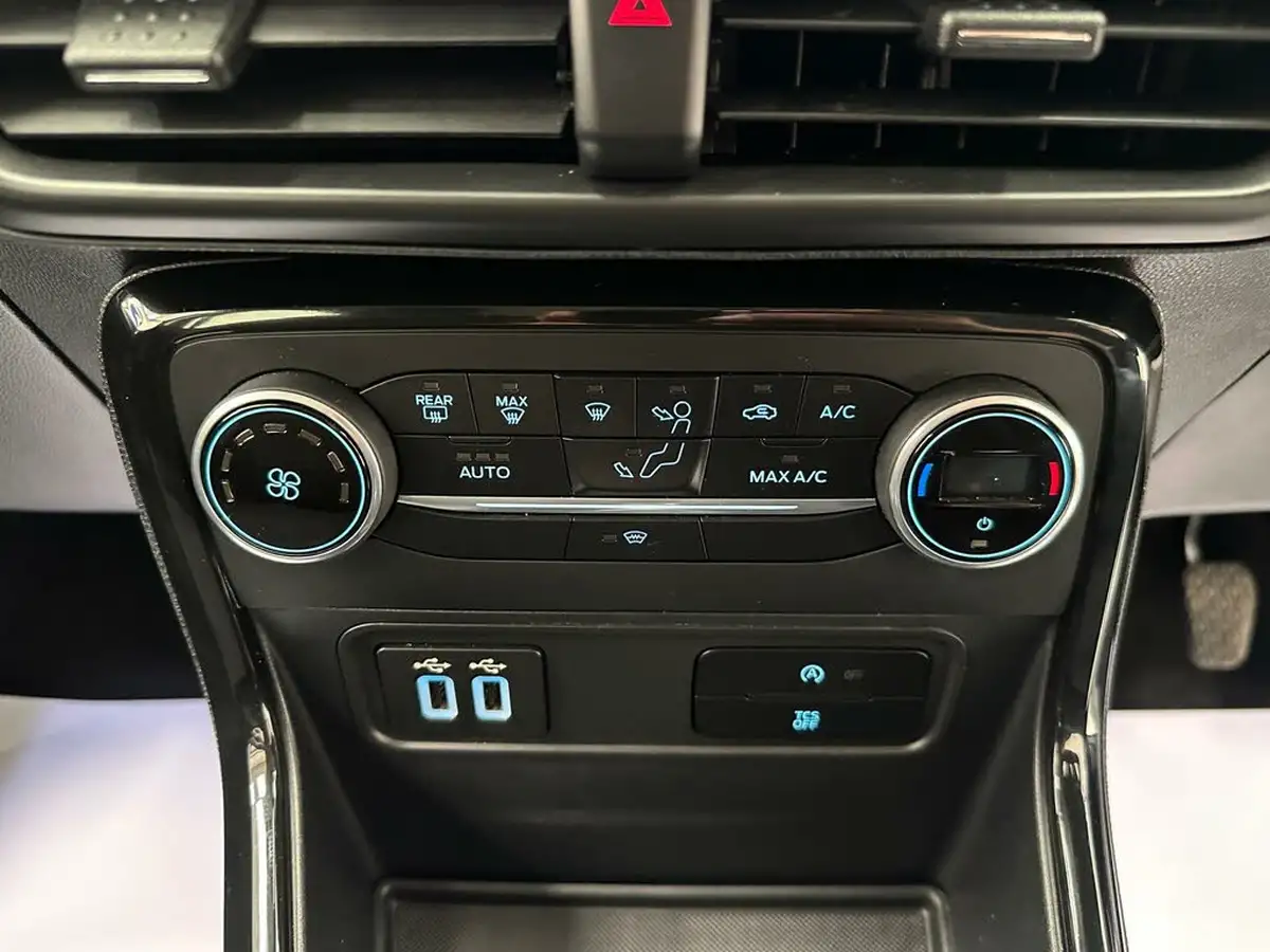 2018-ford-ecosport-10t-titanium-125ps-ss-big-13