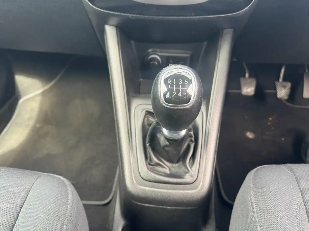 2011-hyundai-ix20-14-active-big-12