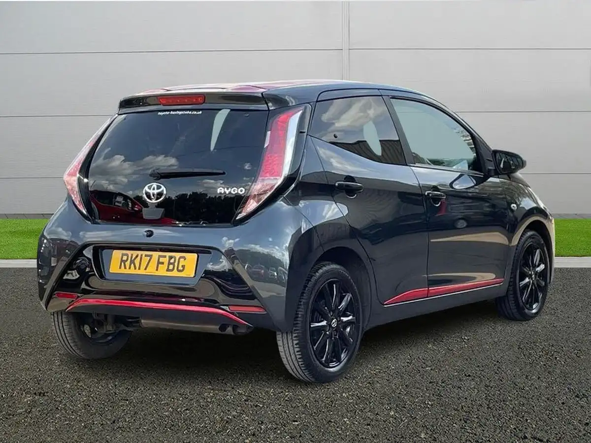 2017-toyota-aygo-10-vvt-i-x-press-71bhp-big-6