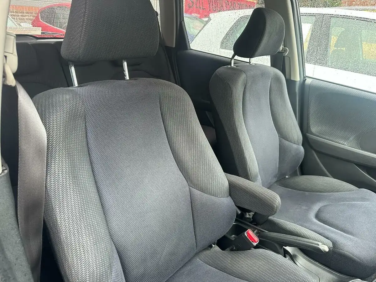 2014-honda-jazz-13-hs-t-big-18
